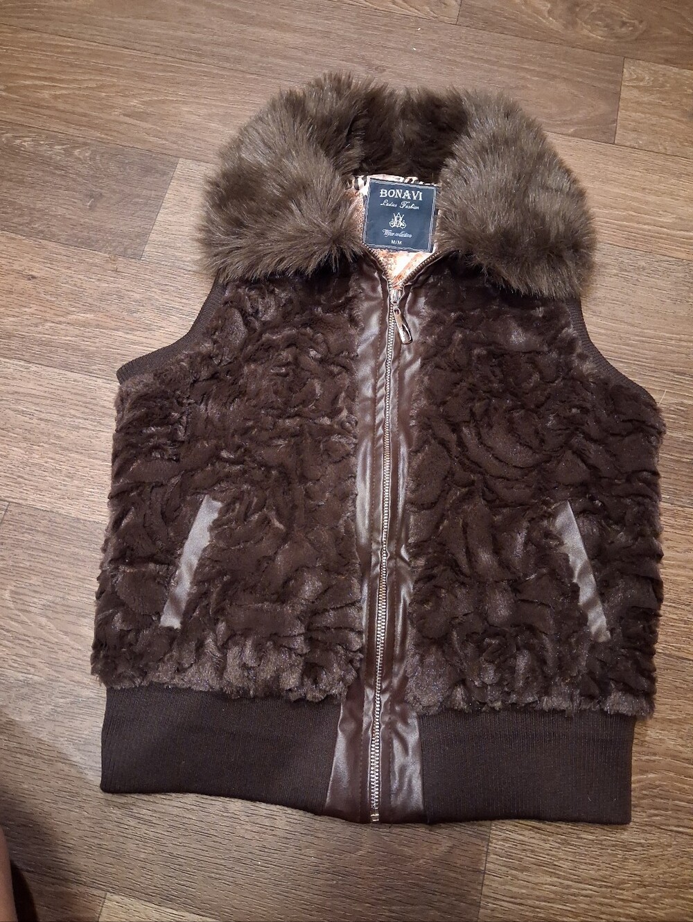 y2k 2000s Bonavi Brown faux fur vest with zipper and pockets, size M